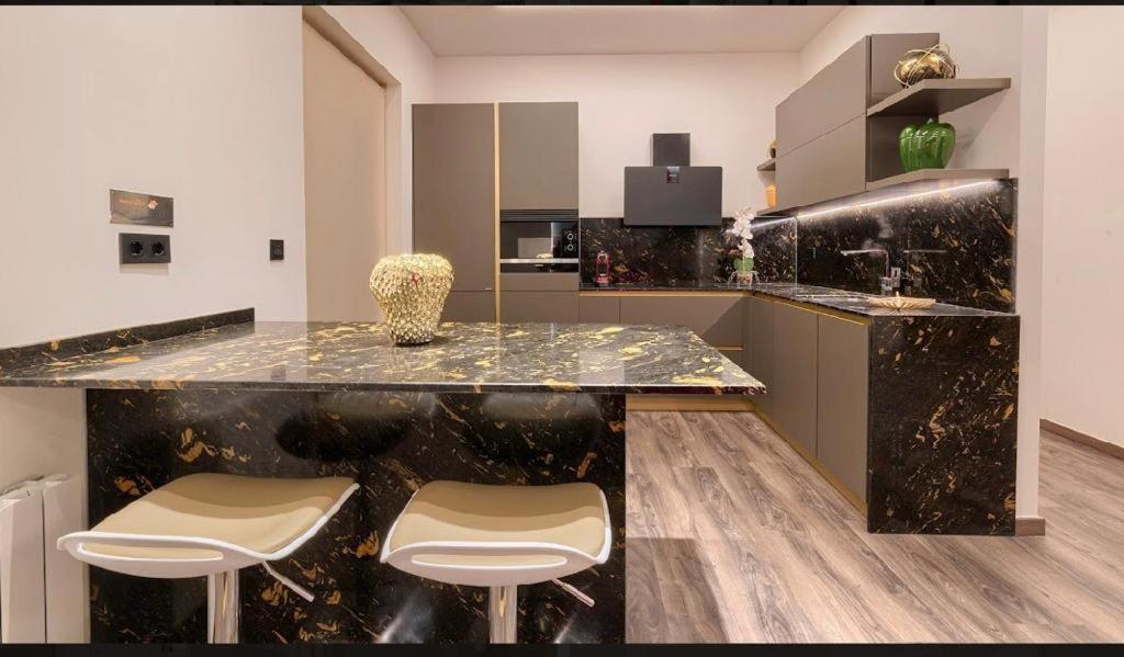 Abando Suites By Next Stop Bilbao Ngoại thất bức ảnh